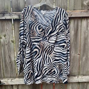 Avenue tiger print top sz. 22-24